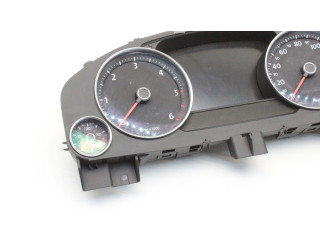 Přístrojová deska Volkswagen Touareg II 2011 7P6920981