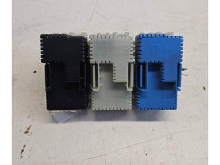 Блок предохранителей    Volvo V70    