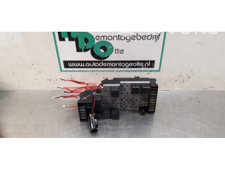 Блок предохранителей 9441607, 9441606   Volvo S80    