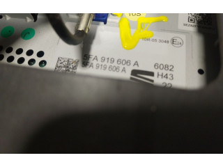 Дисплей       Chrysler Grand Voyager III