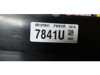   Pojistková skříňka 95137841   Opel Antara 2012