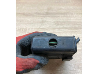 Pojistková skříňka 9441927 Toyota Avensis T270 2012