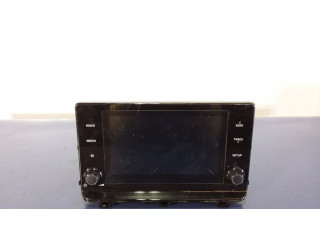 Радио/ проигрыватель CD/DVD / навигация