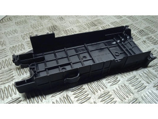 Pojistková skříňka Крышка ящика предохранителей A2465400140   Mercedes-Benz GLA W156 2019