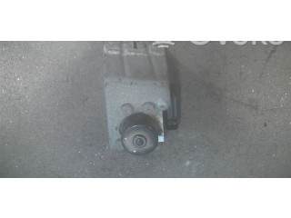 Блок АБС 8671223, 8671223   Volvo  V70  2000 - 2004 года