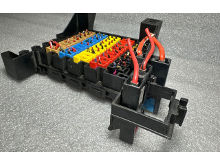   Pojistková skříňka 4D0941824   Audi A8 S8 D2 4D 2000