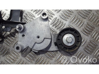 Устройство натяжки ремня