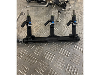 Vstřikovací lišta 06E133682C   Audi A8 S8 D4 4H    CREC 