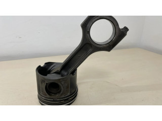 Píst 8487E, 512 BMW 1 E81 E87 pro naftový motor 2.0