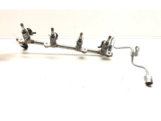 Vstřikovací lišta PE0113250B Mazda 3 II