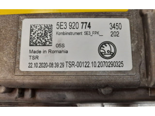 Панель приборов 5E3920774 Skoda Octavia Mk4