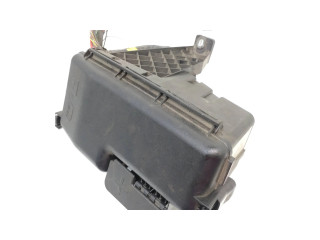 Блок предохранителей  30797010, 30728133   Volvo S60    