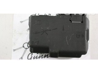 Блок предохранителей 13362765, 525230582   Opel Meriva B    