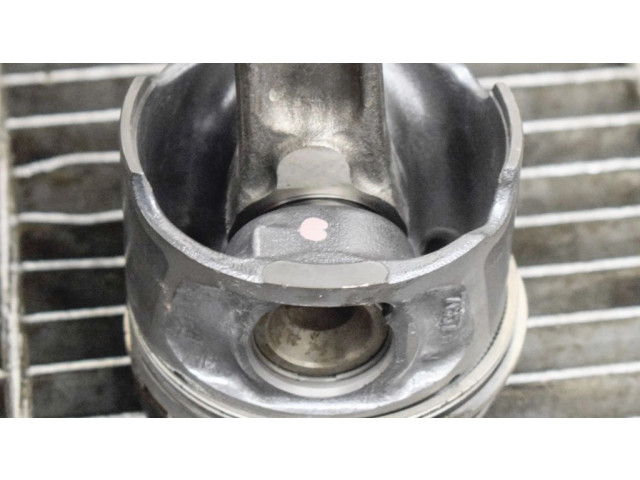 Píst 121008820R, 120A16959R   Dacia Sandero  pro naftový motor 1.5 K9K 612 