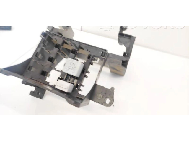 Блок предохранителей  1T1937503A, 1T1937503A   Volkswagen Touran I    