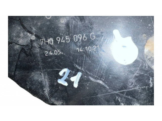 Задний фонарь правый 7H0945096G, 141021 Volkswagen Transporter - Caravelle T5 2003-2015 года