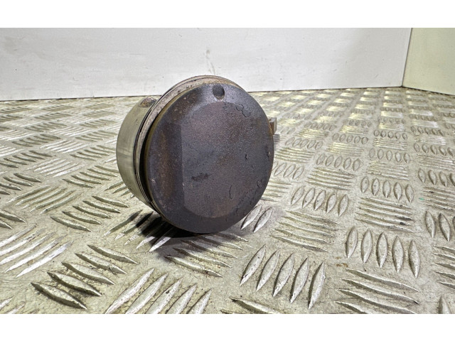  Поршень с шатуном  2399  Jaguar XJ X308  