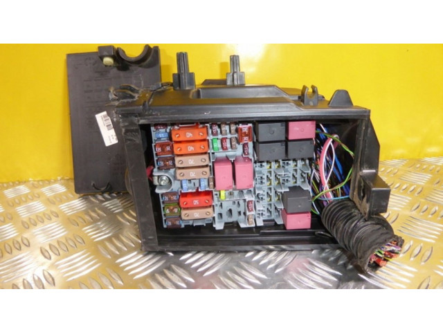 Блок предохранителей 52027004 Jeep Renegade