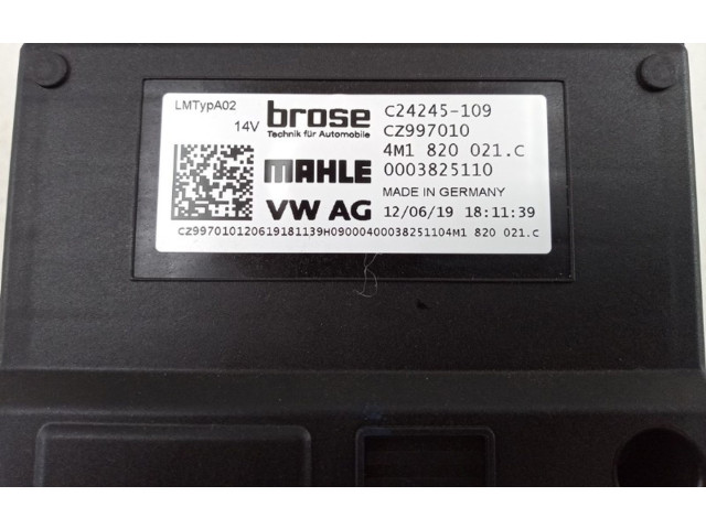 Вентилятор печки    4M1820021C, 4M1820021C   Audi e-tron