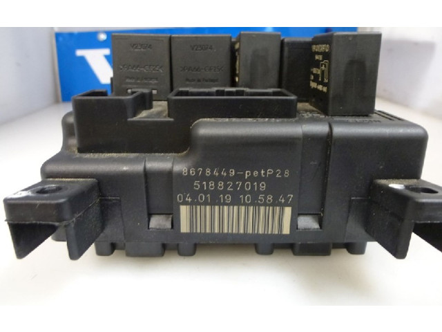 Блок предохранителей 8678449, 8678449 Volvo XC90