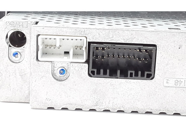 Радио/ проигрыватель CD/DVD / навигация