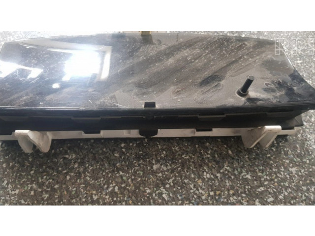 Přístrojová deska Toyota Corolla E120 E130 2004 8380002750