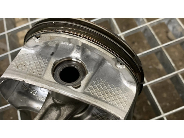 Поршень ERB Dodge Challenger для бензинового двигателя 3.6