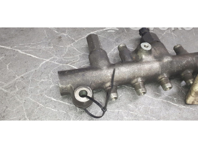 Vstřikovací lišta    Mazda 323     