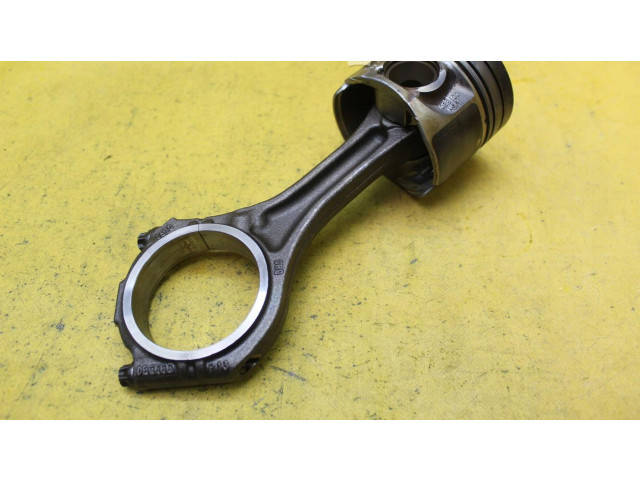 Píst    Audi A8 S8 D3 4E     