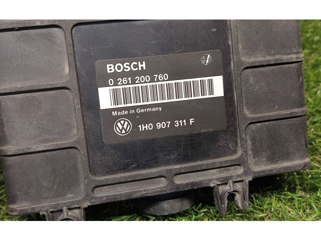 Блок управления двигателем ECU 1H0907311F, 0261200760 Volkswagen Golf III 1994