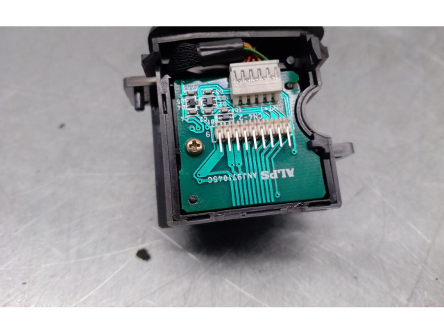 Ручка стеклоочистителей 31268567   Volvo S60