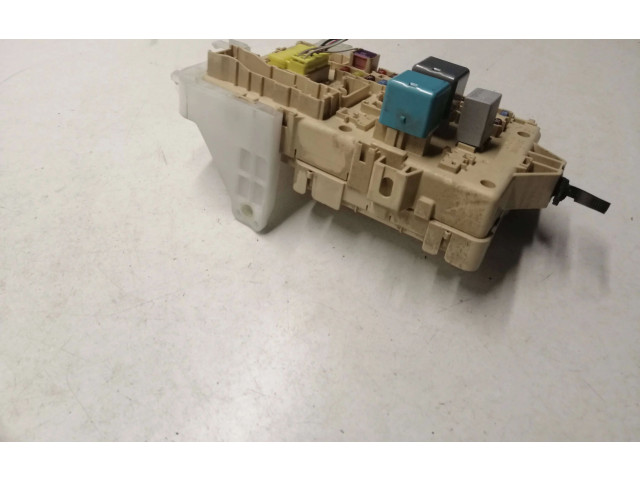 Блок предохранителей  892210F010, 06030623430802   Toyota Corolla Verso E121    