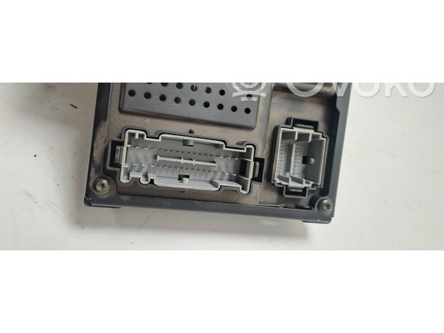 Блок предохранителей 30728542, 9869009000   Volvo V70    