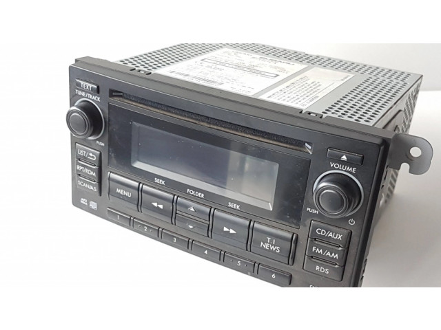 Радио/ проигрыватель CD/DVD / навигация