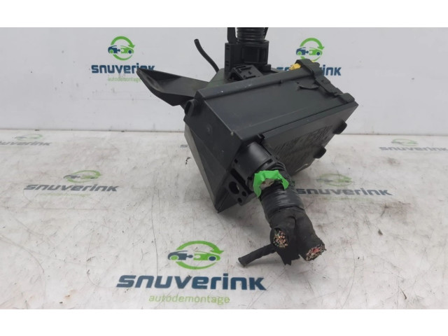 Блок предохранителей K68286175AA, K68282231AA Jeep Compass