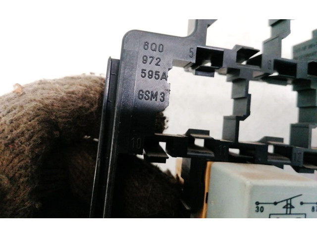 Блок предохранителей  6Q0972595A, GSM3   Volkswagen Polo    