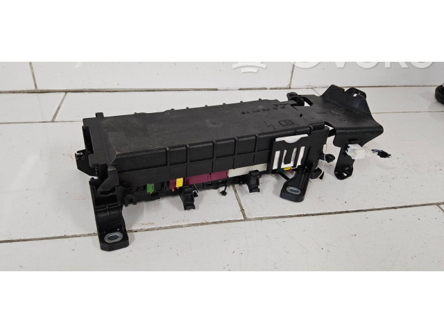 Блок предохранителей A2465400040 Mercedes-Benz A W176