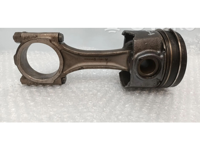  Поршень с шатуном  9812818680  Ford Kuga I  