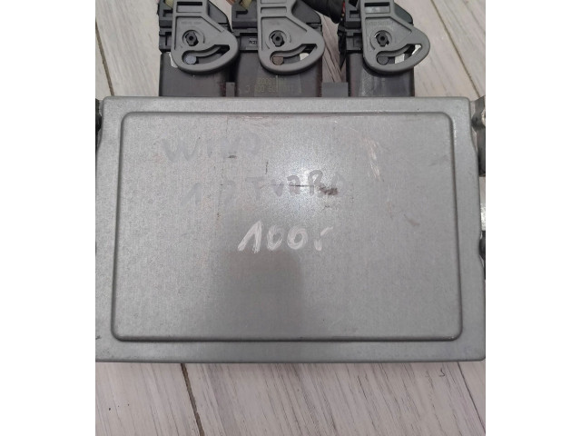 Подушка безопасности водителя S120202120A   Renault Wind