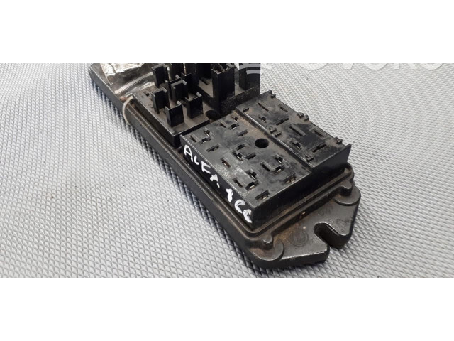 Блок предохранителей PA6-GF-M40 Alfa Romeo 166
