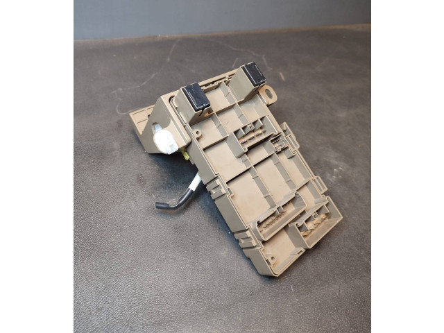 Блок предохранителей 82201FJ211   Subaru Forester SJ    