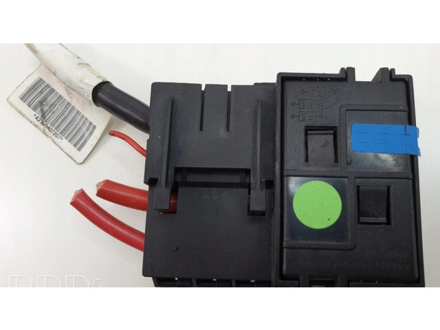 Блок предохранителей A2305450101 Mercedes-Benz SL R230