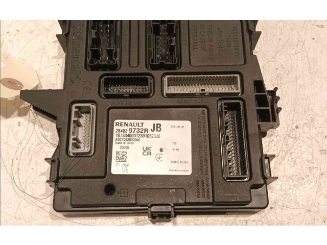 Блок предохранителей 284B04064R Dacia Jogger