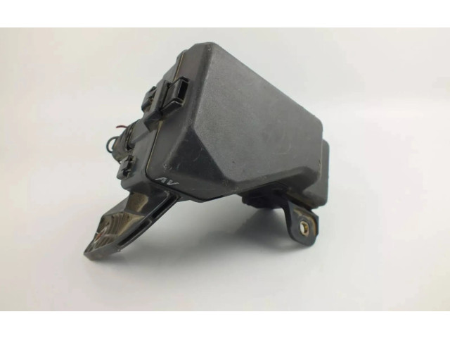 Блок предохранителей 8382P1 Toyota Corolla Verso AR10