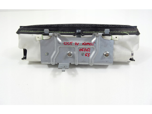 Подушка безопасности для колен 5E8880841D   Skoda Octavia Mk4