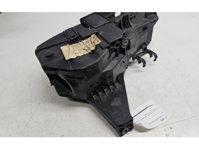 Блок предохранителей  9494210   Volvo XC90    