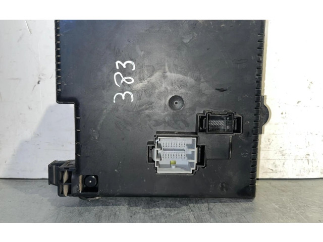 Блок предохранителей 8676391   Volvo XC90    