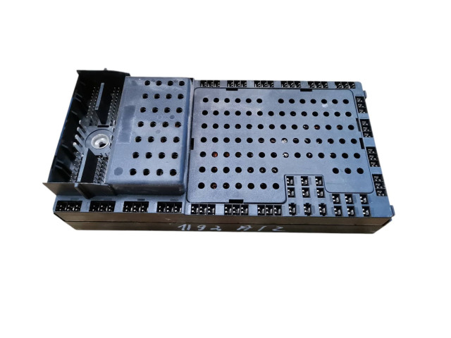 Блок предохранителей 9494343, 9494509   Volvo S80    