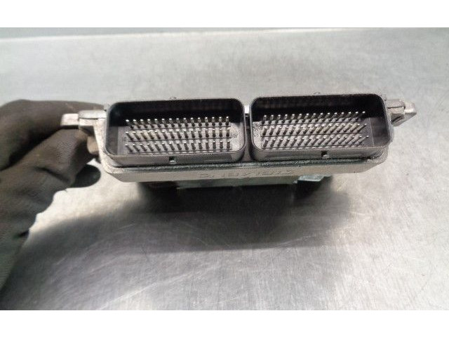 Блок управления двигателя 8200483732, S110140011A Dacia Logan Pick-Up