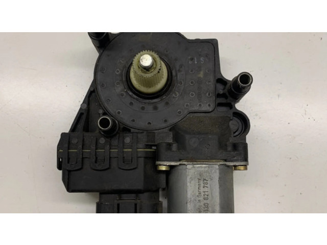 Передний двигатель механизма для подъема окон